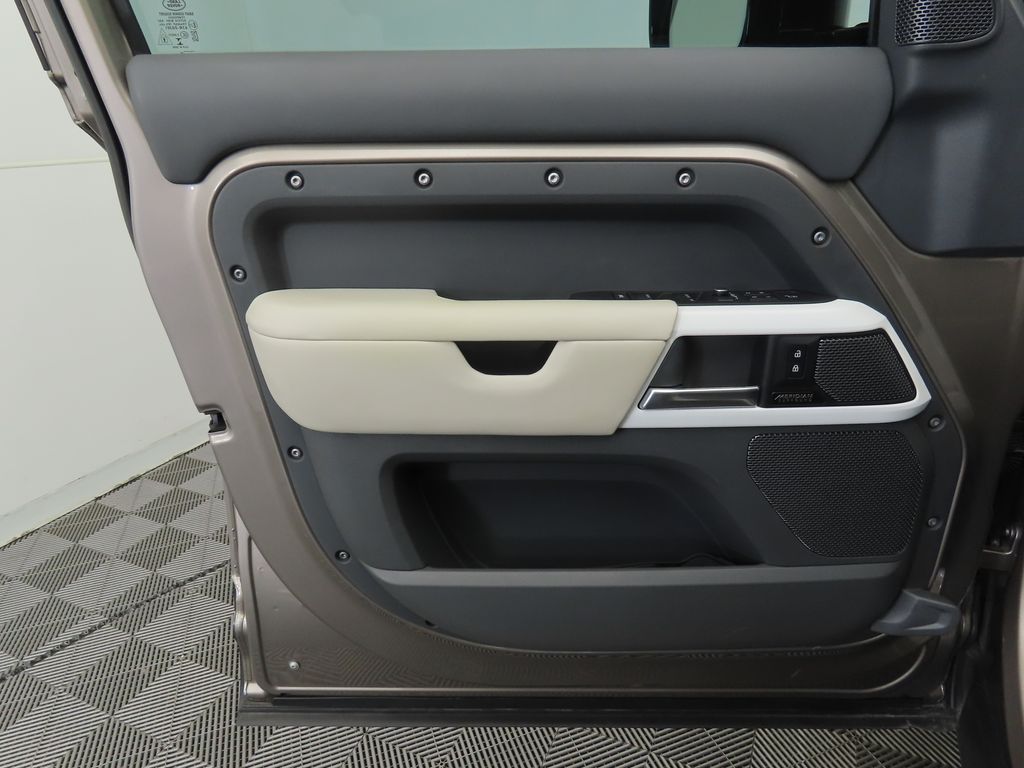 Thumbnail: 2023 Land Rover Defender - 24