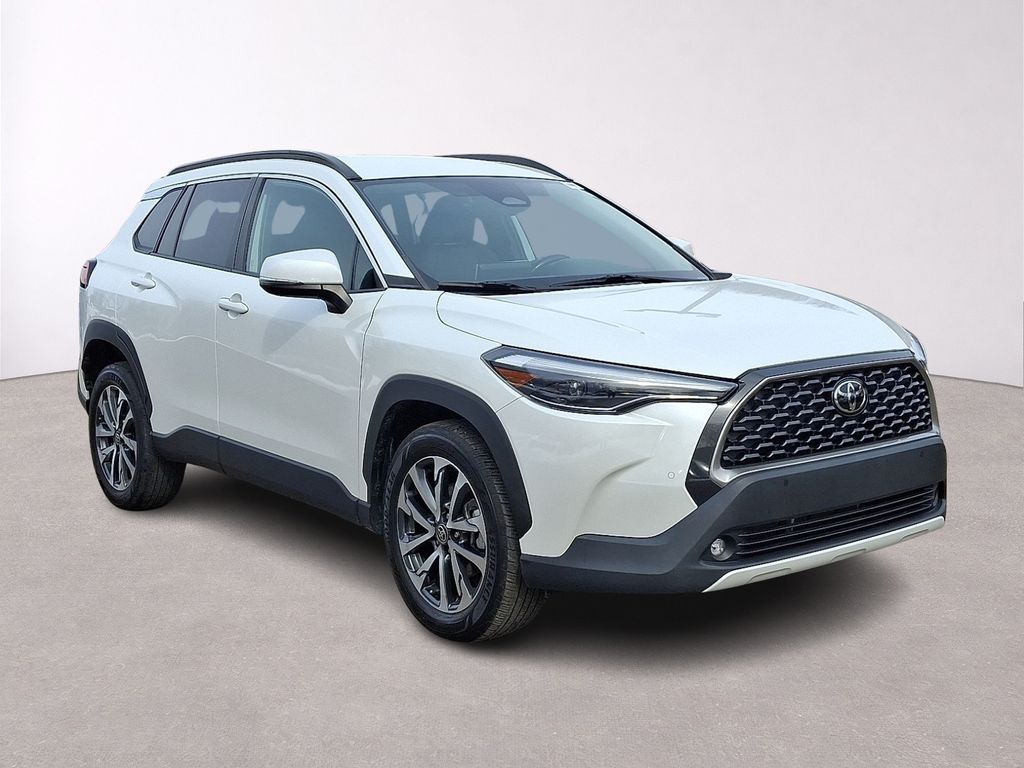 Pearl 2023 Toyota Corolla Cross XLE FWD SUV / Crossover Front-Wheel Drive Continuously Variable Transmission