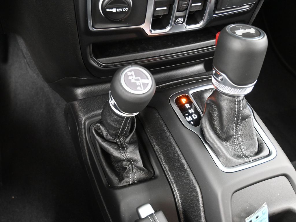 New 2025 Black Clearcoat Jeep Sahara image 21