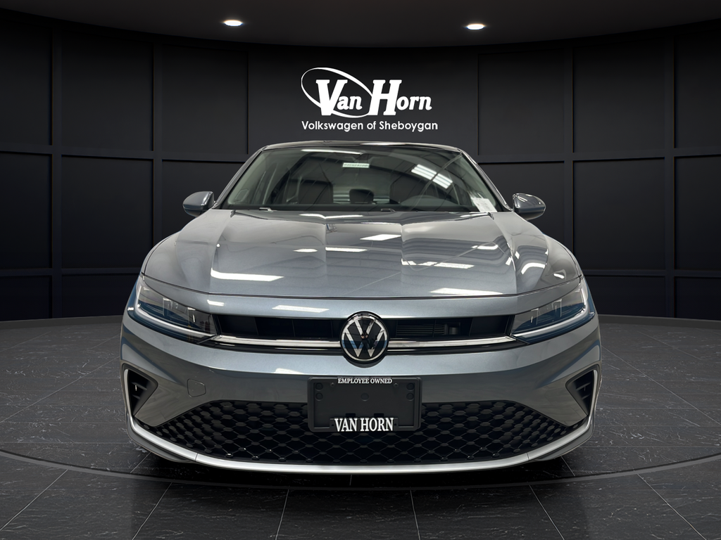 Used 2025 Platinum Gray Metallic Volkswagen 1.5T SE image 2