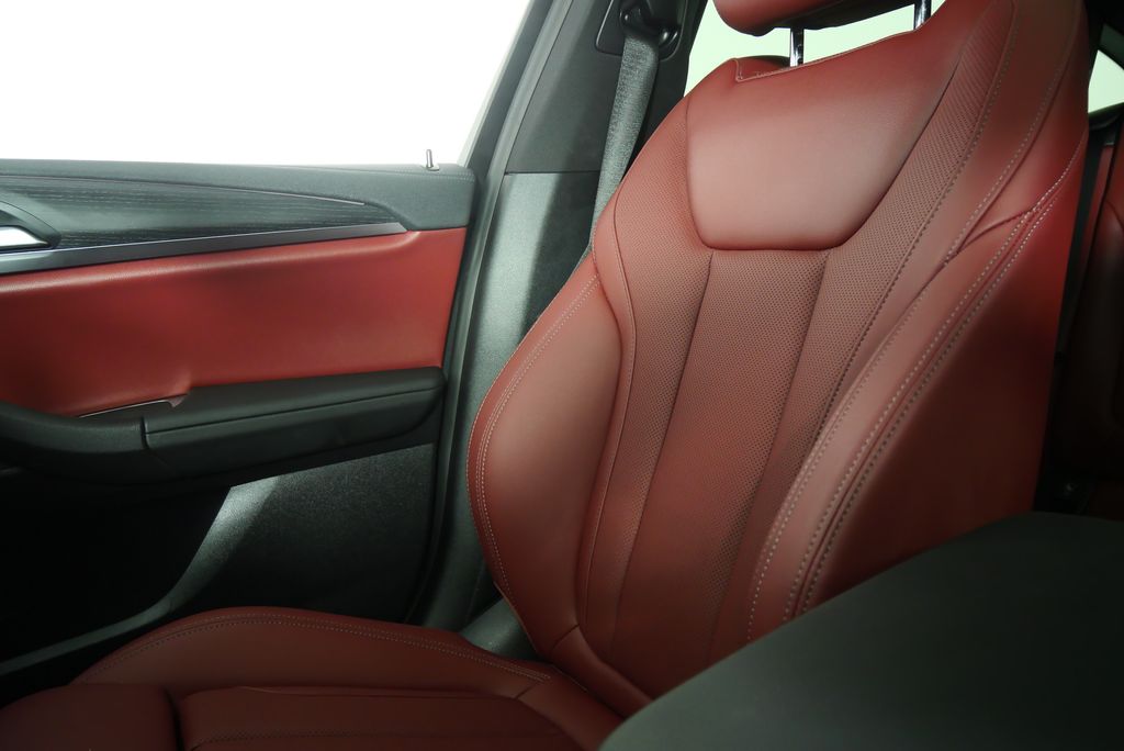 Thumbnail: 2023 BMW X4 - 29
