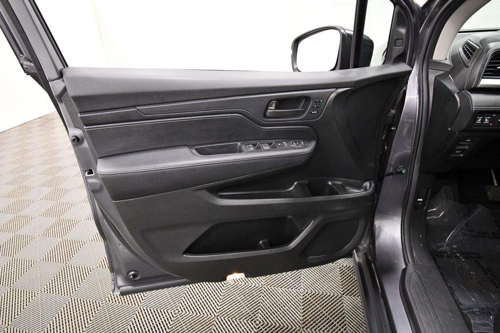 Used 2025 Honda Odyssey Van