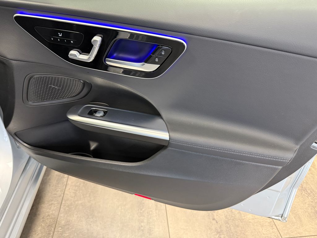 Thumbnail: 2022 Mercedes-Benz C-Class - 21