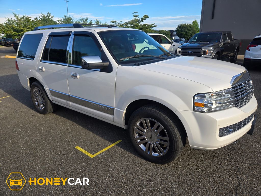 White Platinum Clearcoat Metallic 2014 Lincoln Navigator SUV / Crossover Four-Wheel Drive 6-Speed Automatic Overdrive