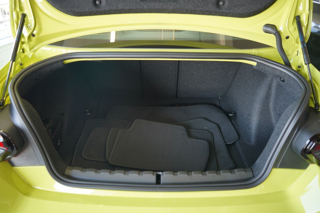 Thumbnail: 2025 BMW M2 - 23