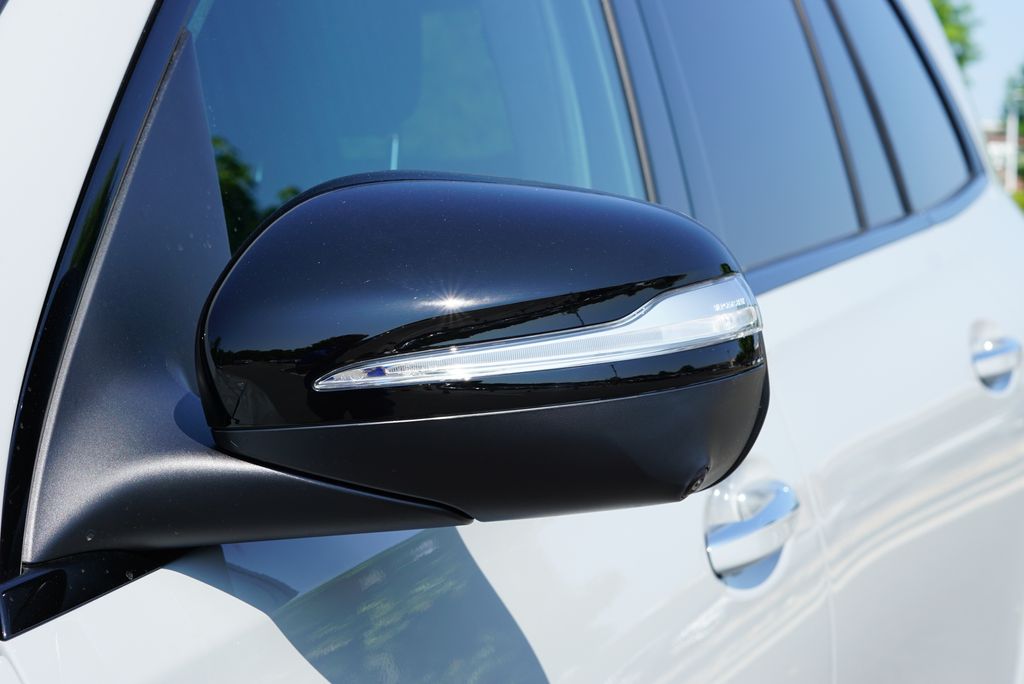 Thumbnail: 2025 Mercedes-Benz GLS - 11