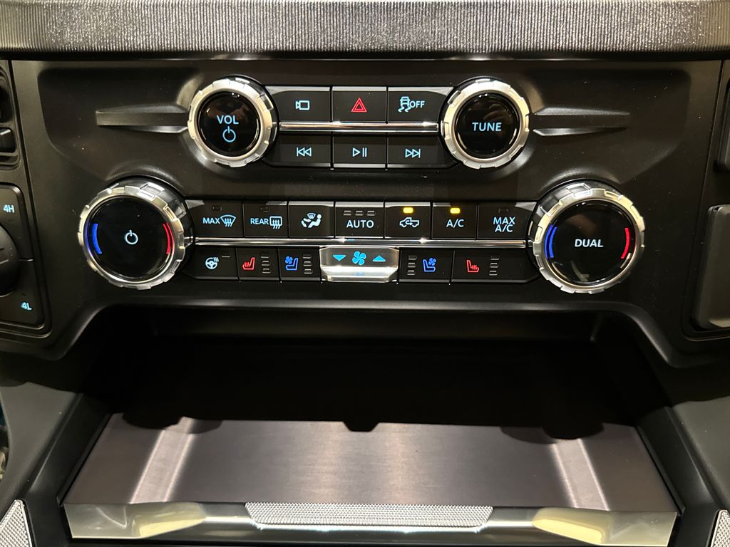 New 2026 Gray Ford Platinum image 37