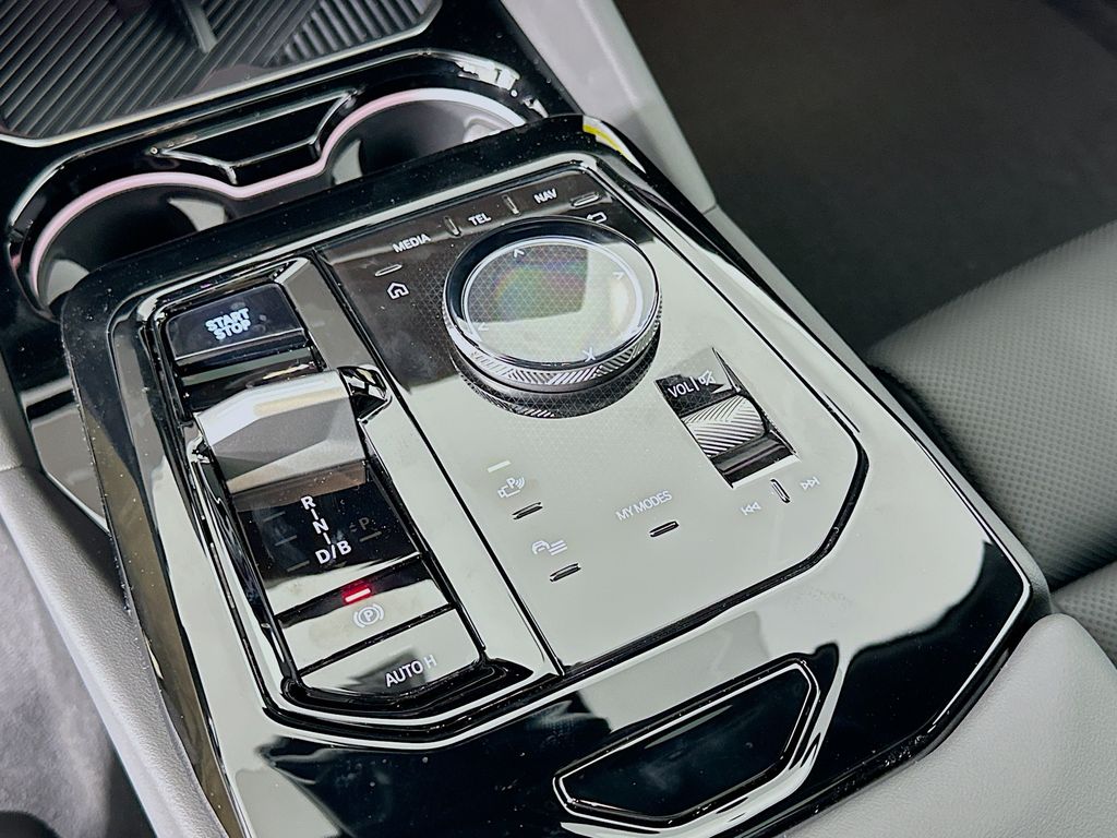 Thumbnail: 2024 BMW i5 - 15