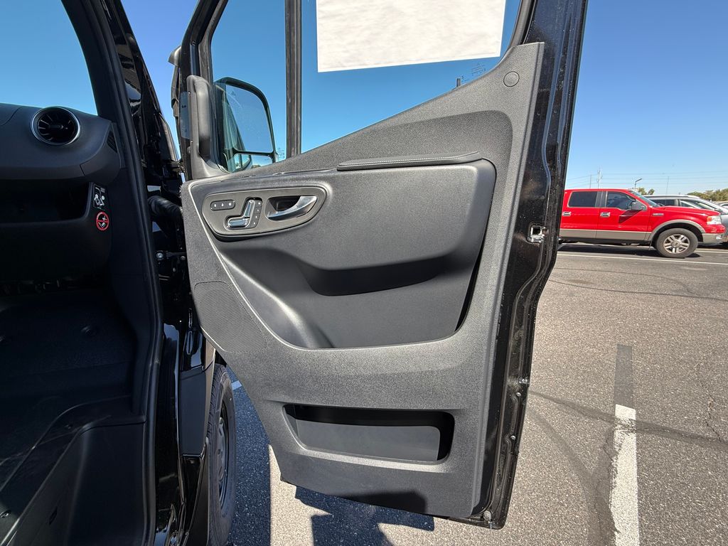 Thumbnail: 2026 Mercedes-Benz Sprinter - 28