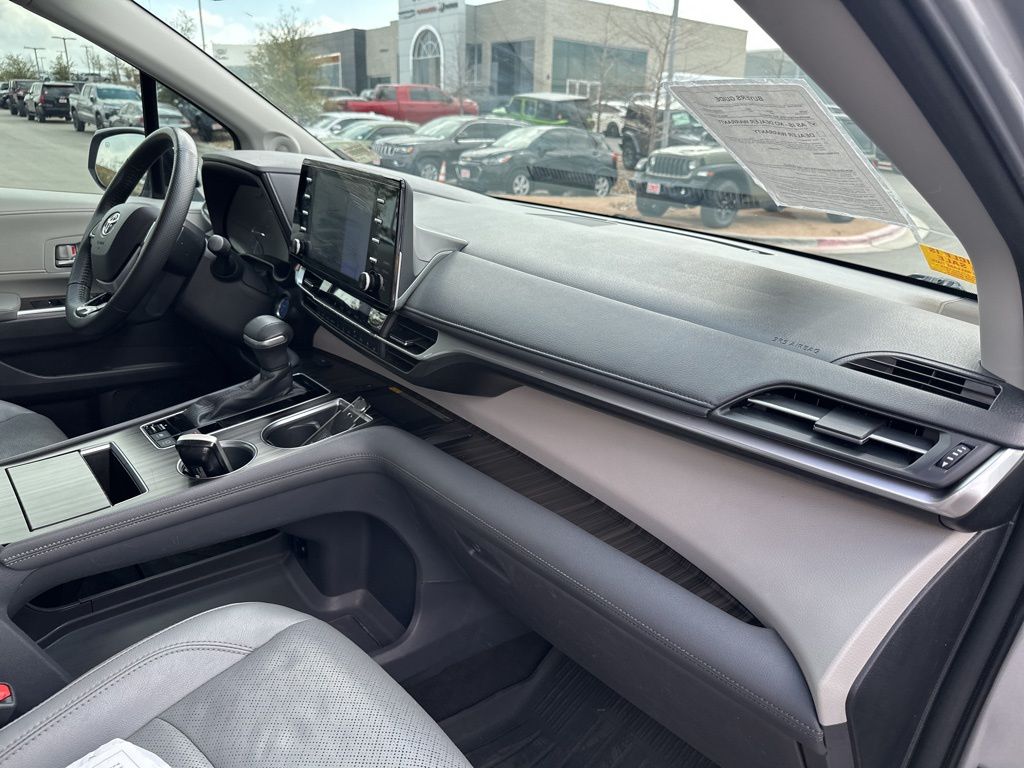 Used Car 2021 Toyota Sienna  For Sale Under $35,000 In Austin, Texas