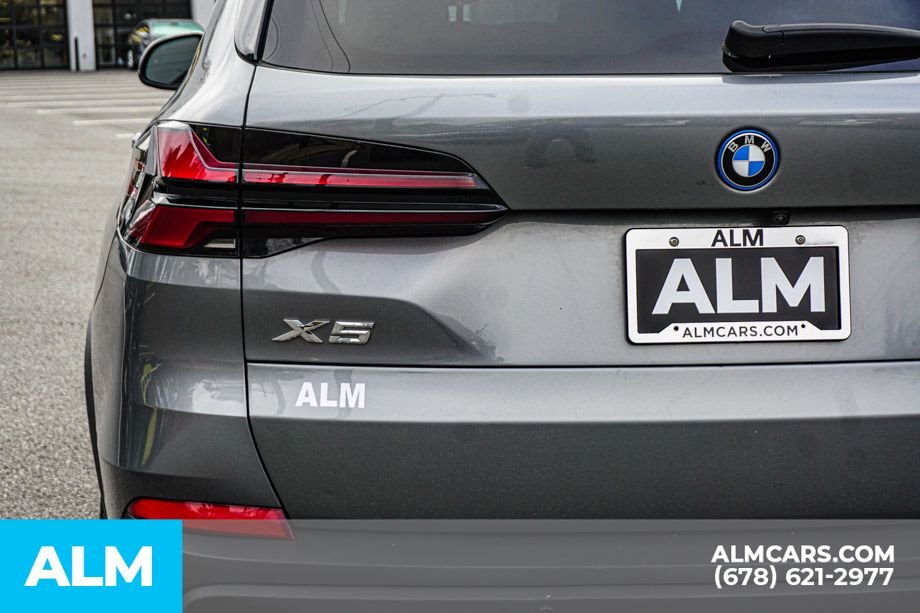 Used 2025 Gray BMW xDrive50e image 15