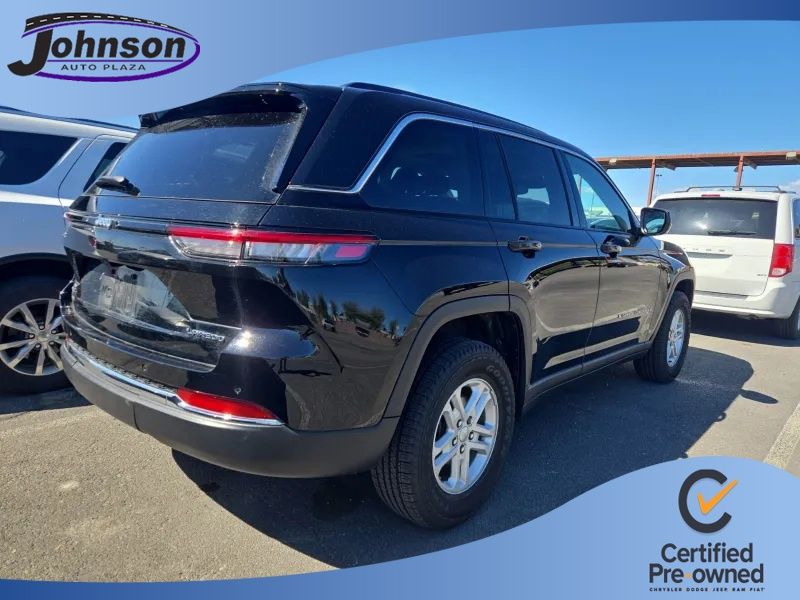 2024 Jeep Grand Cherokee Laredo 4WD
