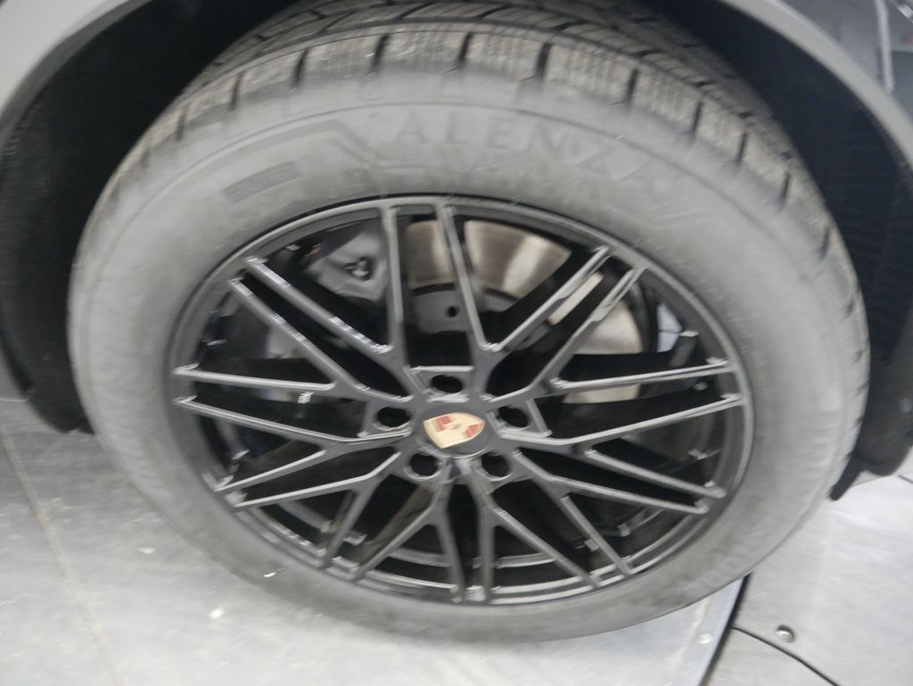 Thumbnail: 2026 Porsche Cayenne - 15