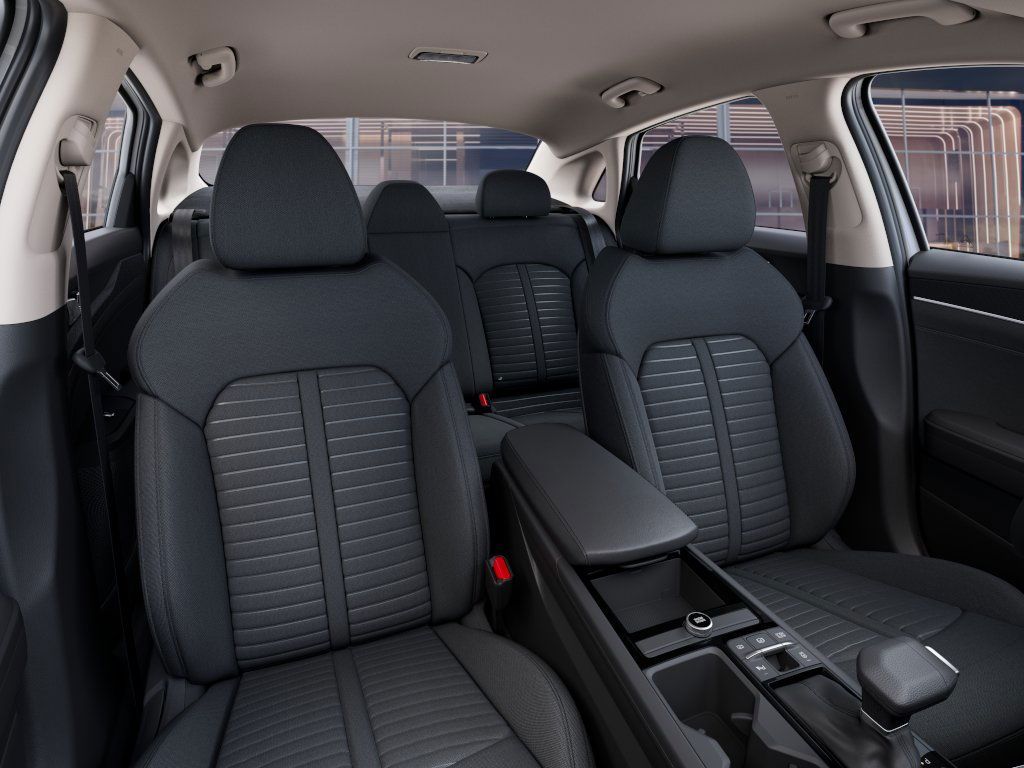 New 2025 Snow White Pearl Kia LXS image 15