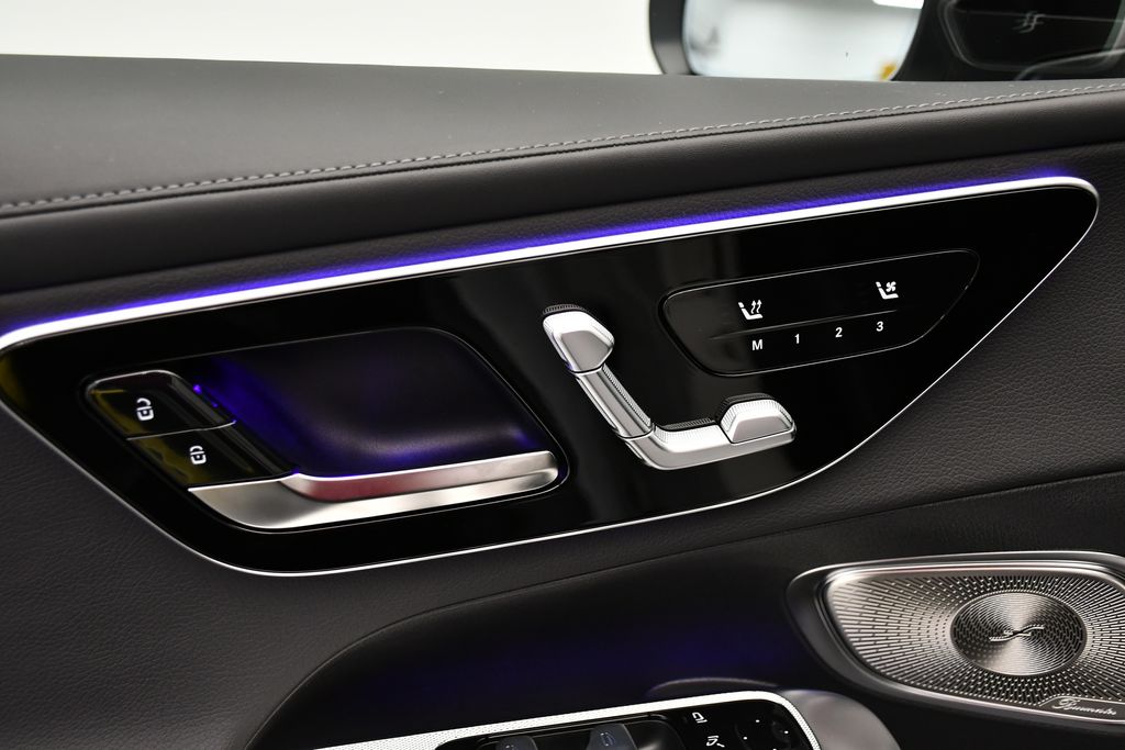 Thumbnail: 2025 Mercedes-Benz GLC - 32