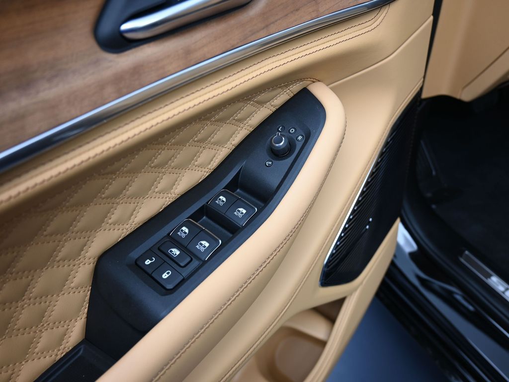 New 2025 Diamond Black Crystal Pearlcoat Jeep Summit image 14