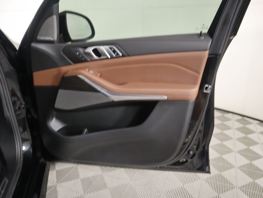 Thumbnail: 2023 BMW X7 - 26