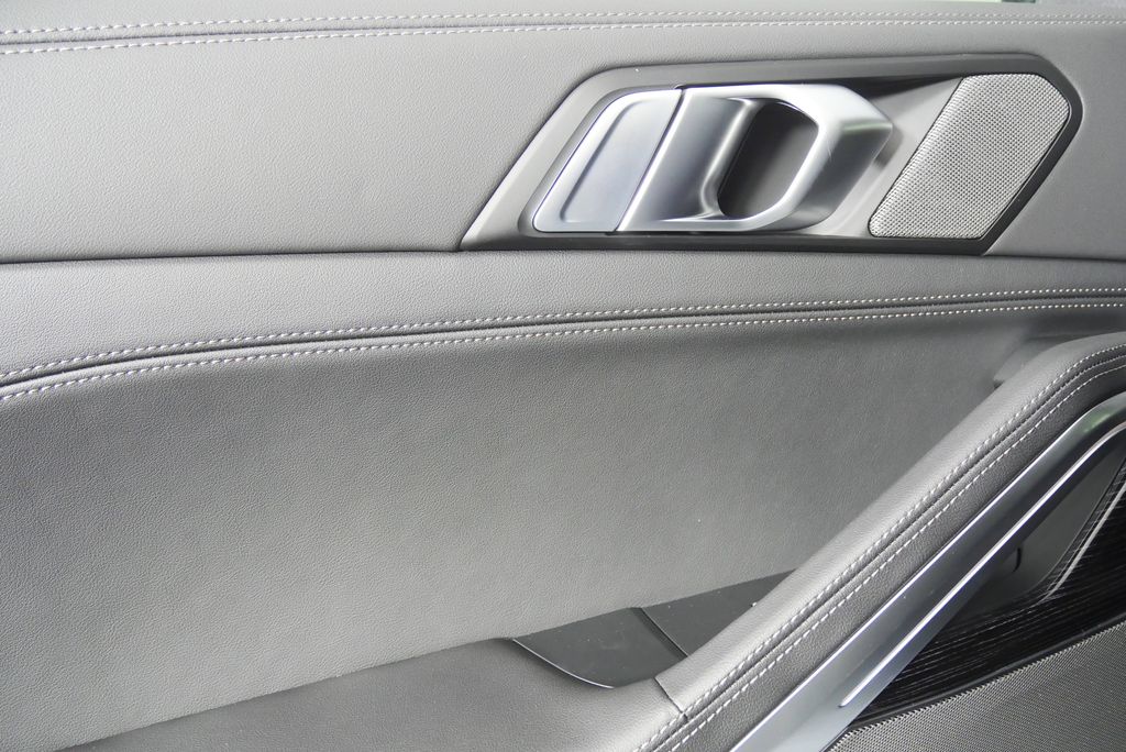 Thumbnail: 2026 BMW X6 - 13