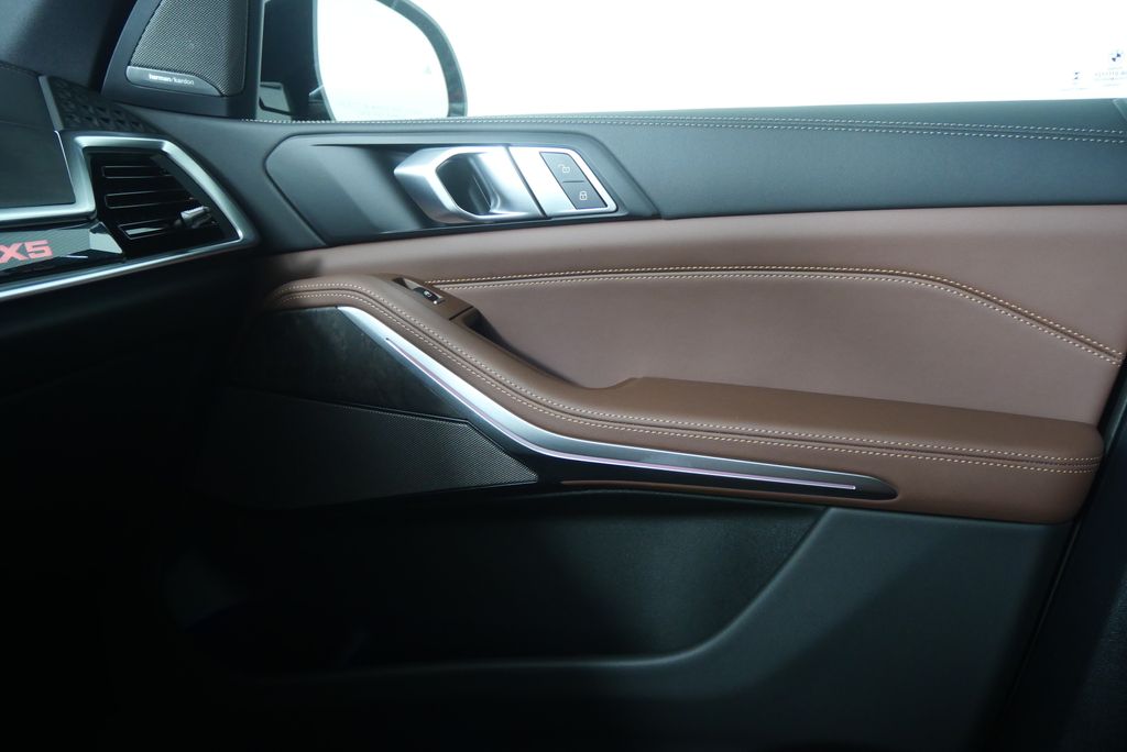 Thumbnail: 2026 BMW X5 - 25