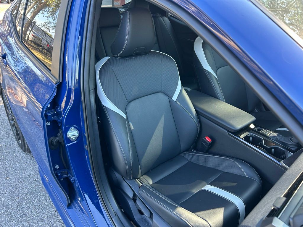 Thumbnail: 2025 Toyota Camry - 15