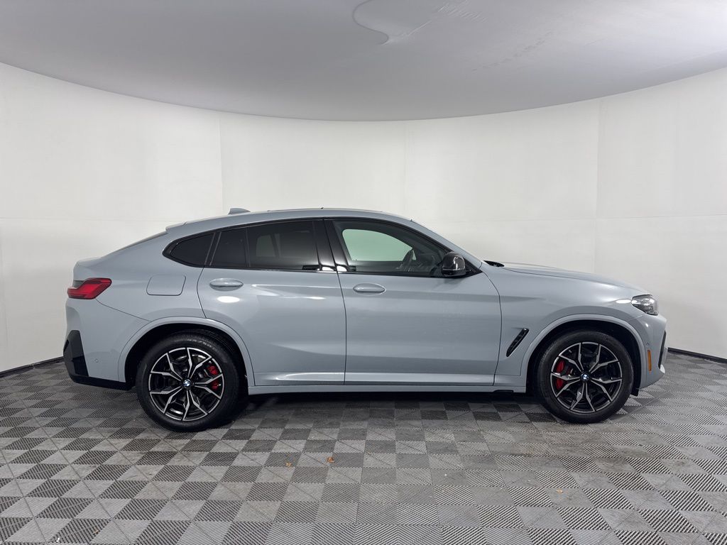Thumbnail: 2024 BMW X4 - 4