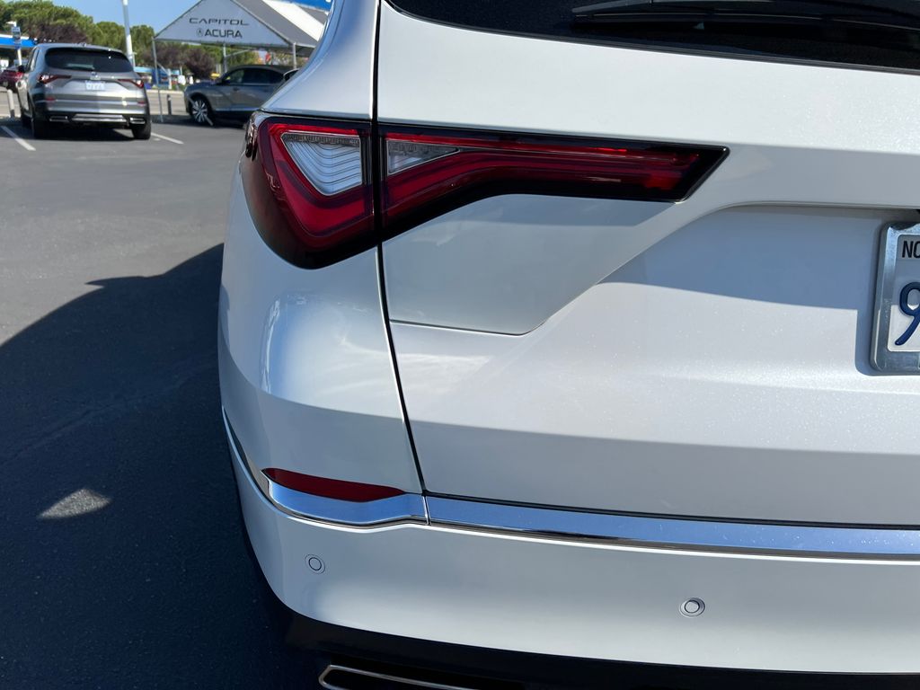 Thumbnail: 2023 Acura MDX - 11