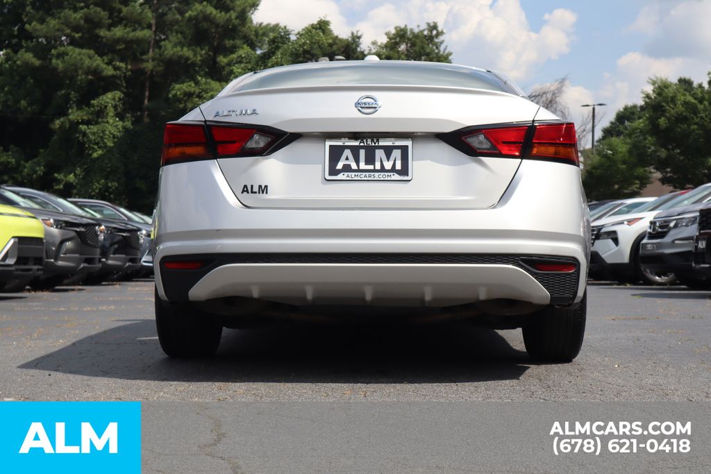 Used 2020 Silver Nissan 2.5 S image 7