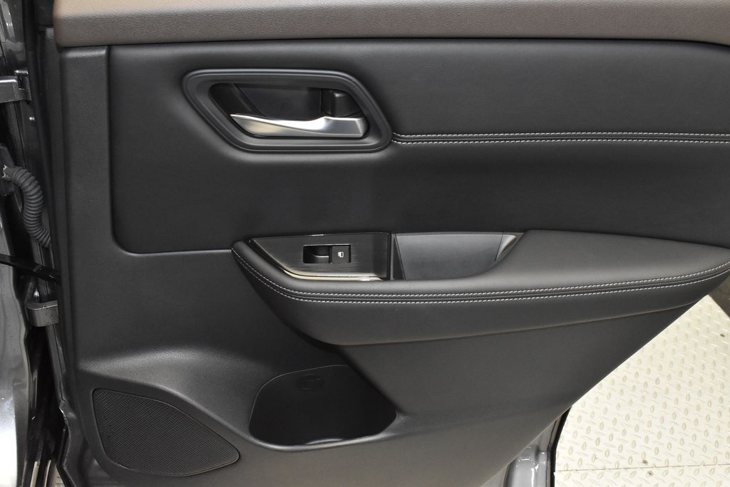 2022 Nissan Rogue SV 28