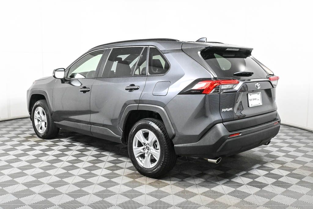 2019 Toyota RAV4 XLE 4