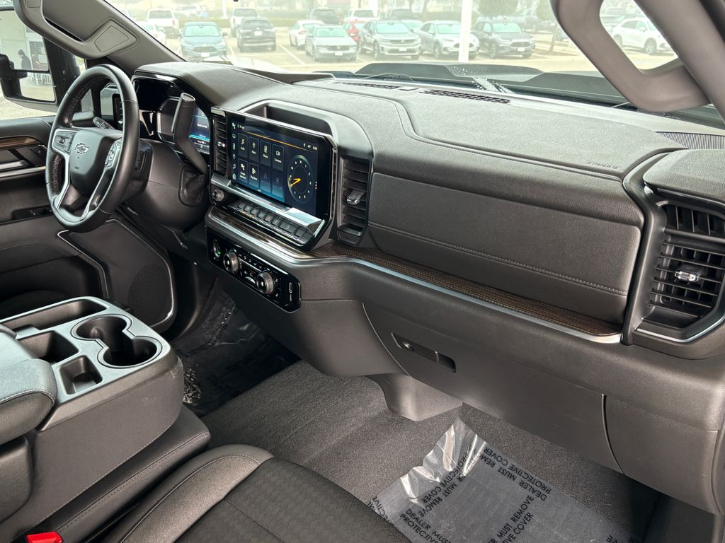 Thumbnail: 2022 Chevrolet Silverado 1500 - 19