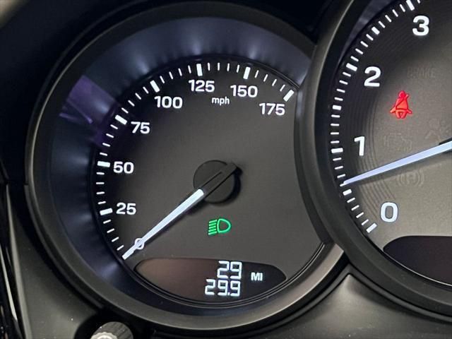 Thumbnail: 2026 Porsche Macan - 2