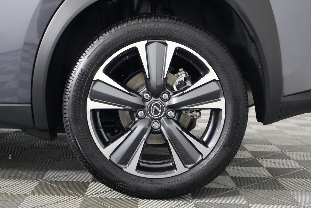 Thumbnail: 2025 Lexus UX - 16
