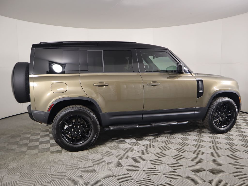 Thumbnail: 2026 Land Rover Defender - 4