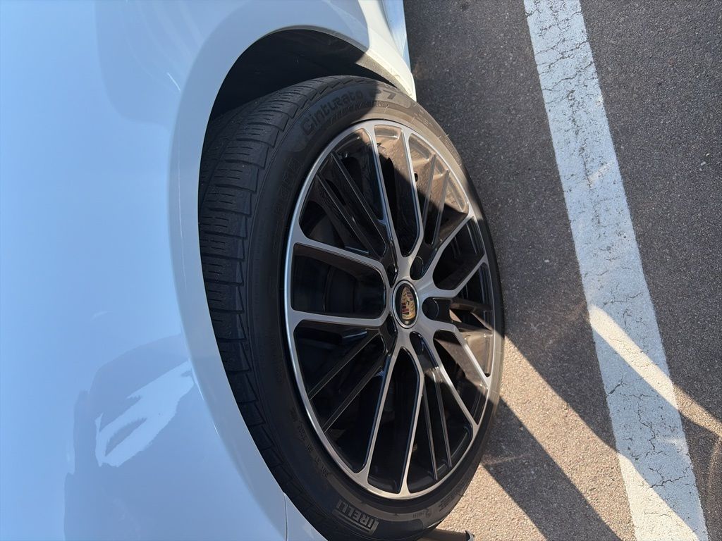 Thumbnail: 2022 Porsche Panamera - 6