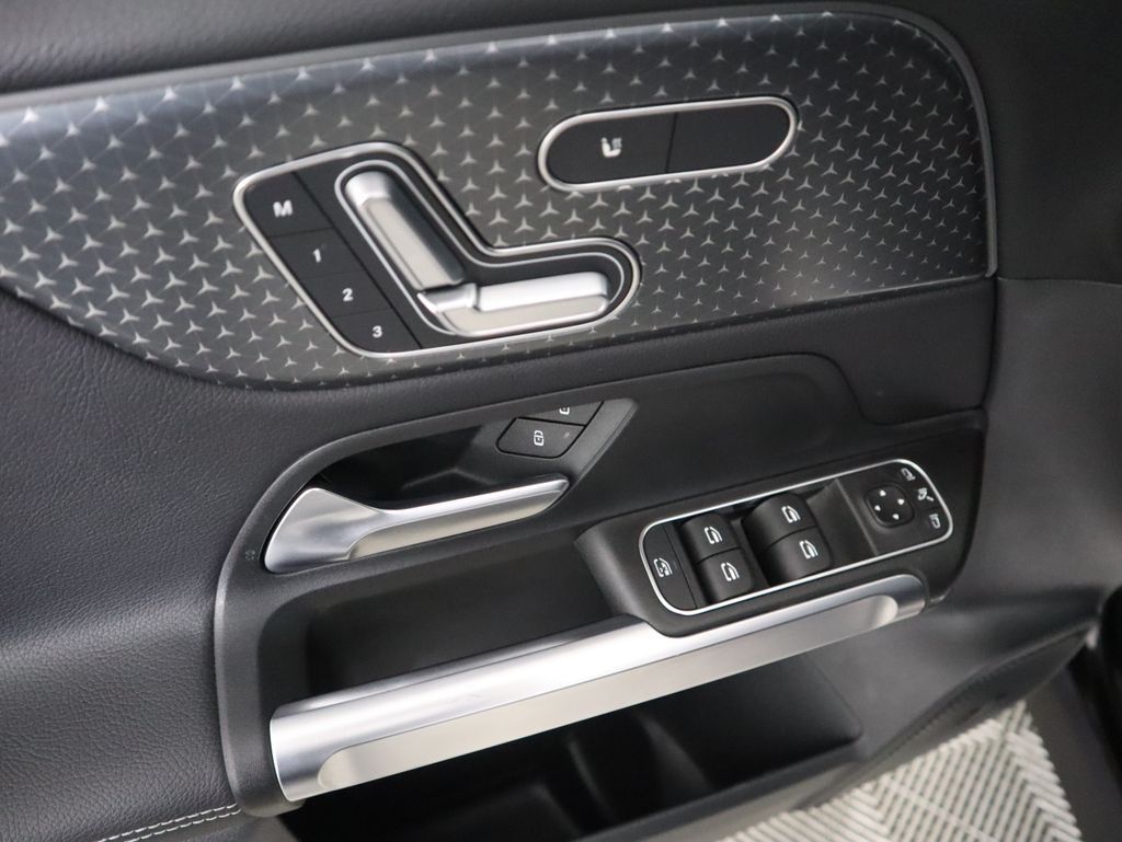 Thumbnail: 2025 Mercedes-Benz GLB - 23