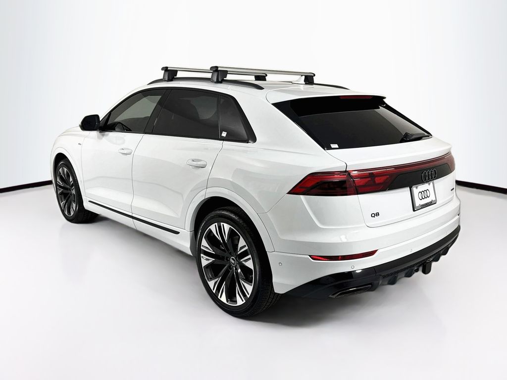 Thumbnail: 2026 Audi Q8 - 7
