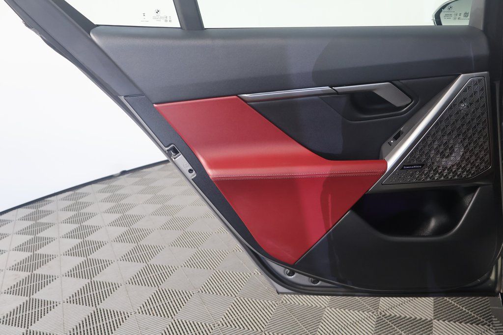 Thumbnail: 2025 BMW i5 - 13