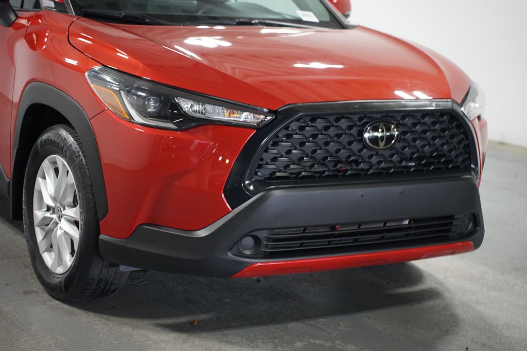 2022 Toyota Corolla Cross LE 4