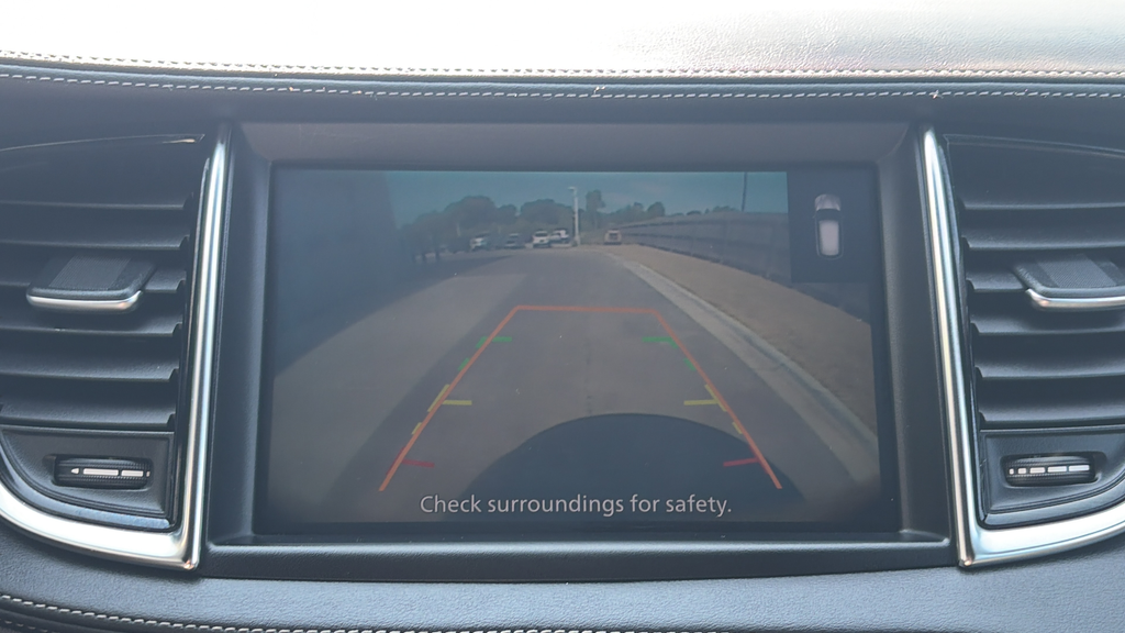 Used 2025 Radiant White INFINITI LUXE image 14