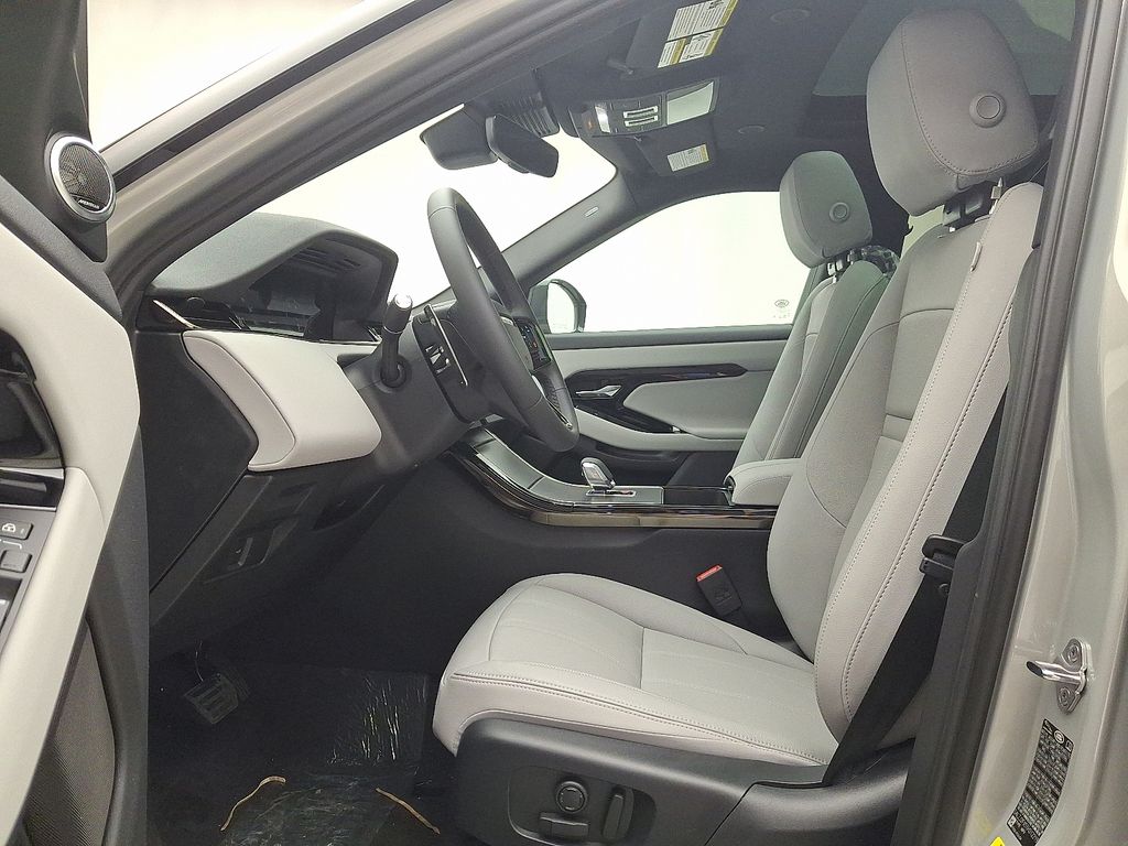 Thumbnail: 2026 Land Rover Range Rover Evoque - 10