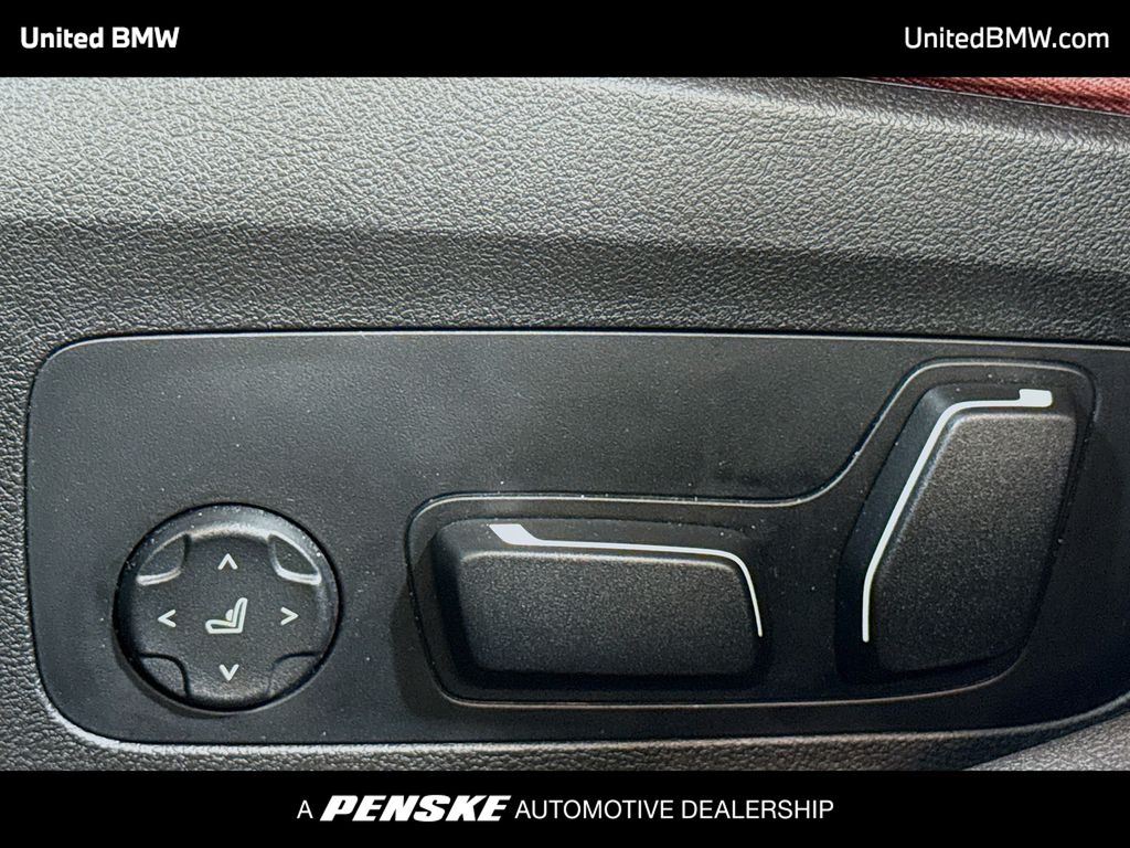 Thumbnail: 2025 BMW 3 Series - 4