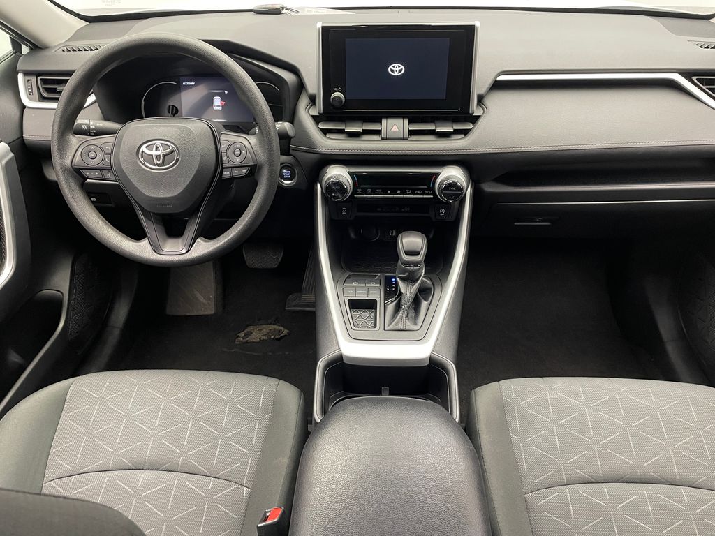 2023 Toyota RAV4 XLE 19