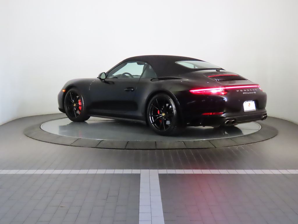 Thumbnail: 2018 Porsche 911 - 3