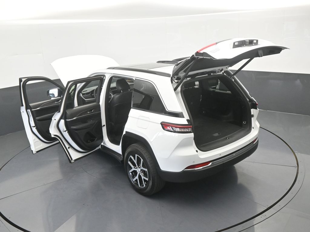 Used 2024 Bright White Clearcoat Jeep Limited image 72