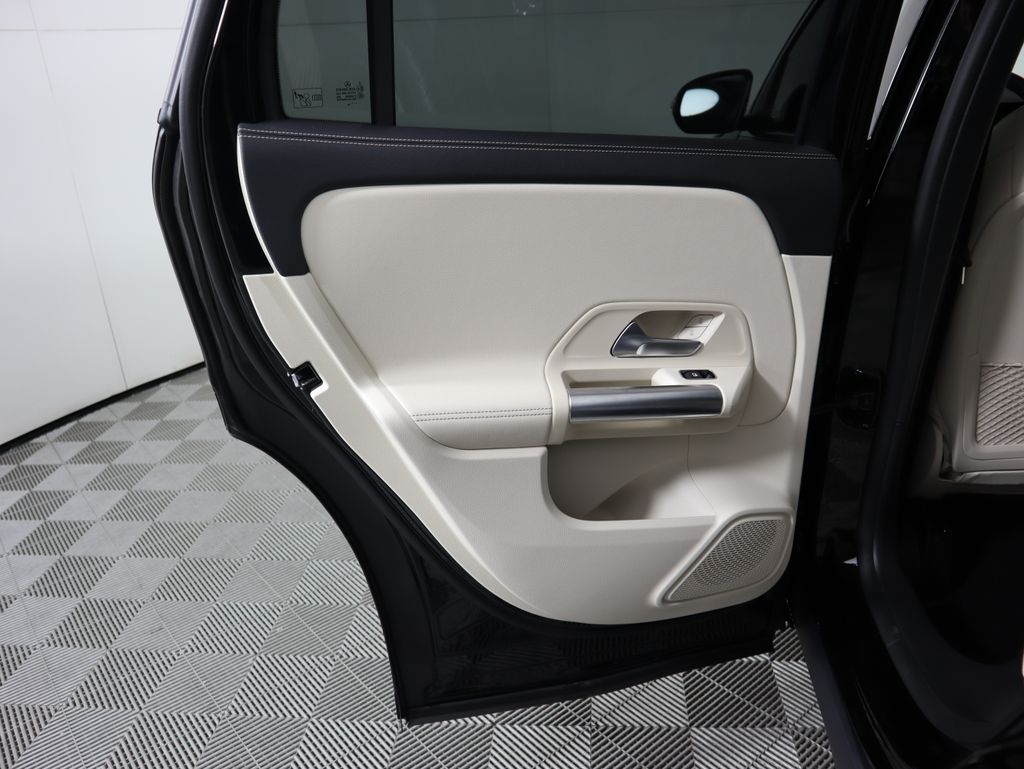2025 Mercedes-Benz GLA 250 26