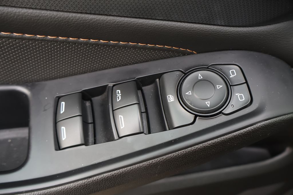 Thumbnail: 2021 Chevrolet Traverse - 12