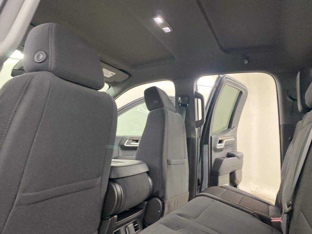 2025 GMC Sierra 1500 SLE photo