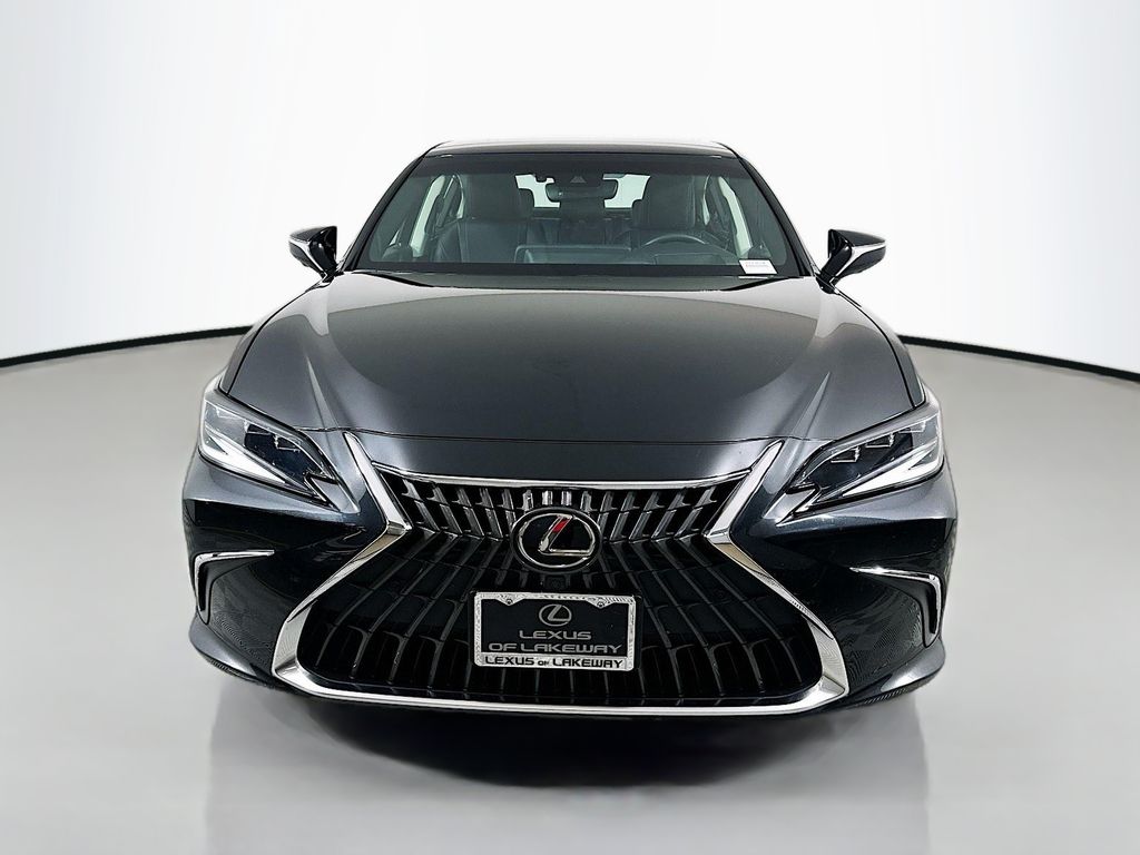 2022 Lexus ES  2