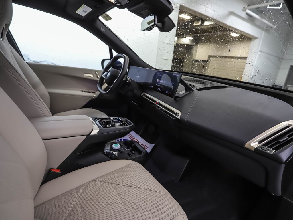 Thumbnail: 2025 BMW iX - 30