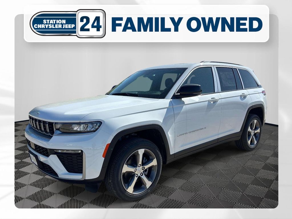 Bright White Clearcoat 2026 Jeep Grand Cherokee SUV / Crossover Four-Wheel Drive 8-Speed Automatic